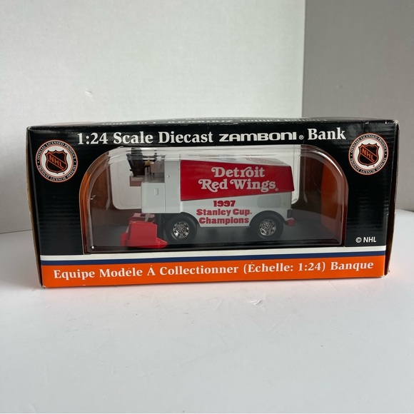 Detroit Red Wings Zamboni Model New Never Been Open - Picture 6 of 9